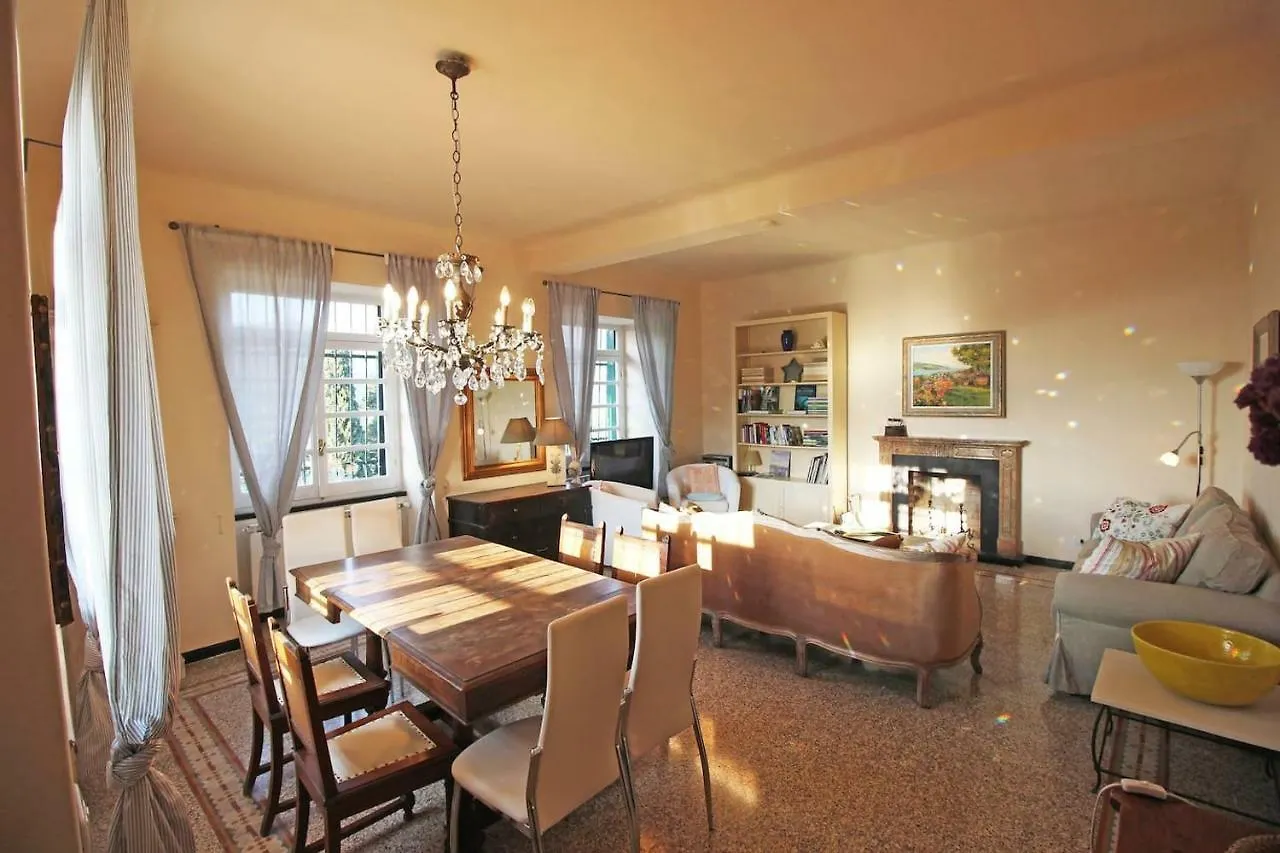 Villa Mesco 레반토 0*,